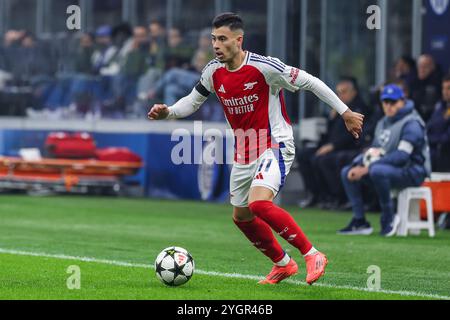 Gabriel Martinelli de l'Arsenal FC vu en action lors du match de football UEFA Champions League 2024/25 phase - Matchday4 entre le FC Internazionale et l'Arsenal FC au stade San Siro Banque D'Images