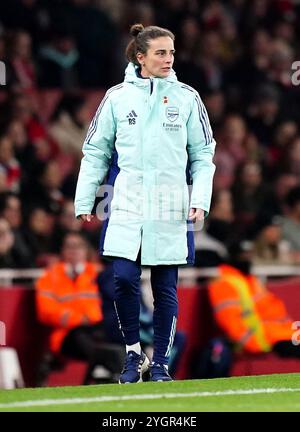 Renee Slegers, entraîneur par intérim d'Arsenal, lors du match de Super League féminine des Barclays à l'Emirates Stadium de Londres. Date de la photo : vendredi 8 novembre 2024. Banque D'Images