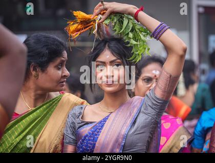 Procession du Tamil chariot Festival depuis le temple de Sivan Kovil à Lewisham, Londres, Royaume-Uni Banque D'Images