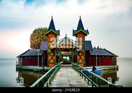 Entrée au Szigetfurdo, également connu sous le nom de bain de l'île, un beau bain historique situé sur le lac Balaton. À Keszthely, Hongrie Banque D'Images