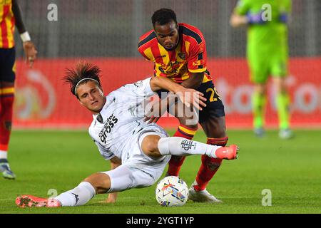 Lecce, Italie. 08 novembre 2024. lex et ex en action lors du match de football Serie A Enilive entre l'US Lecce et l'Empoli FC au stade via del Mare à Lecce, Italie, vendredi 8 novembre 2024. (Crédit image : © Giovanni Evangelista/LaPresse) crédit : LaPresse/Alamy Live News Banque D'Images