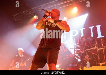 Manchester, Angleterre, 8 novembre 2024. Sepultura joue à la Manchester Academy de Manchester lors de leur tournée européenne d'adieu « Celebrating Life through Death ». Crédit : Izzy Clayton/Alamy Live News Banque D'Images