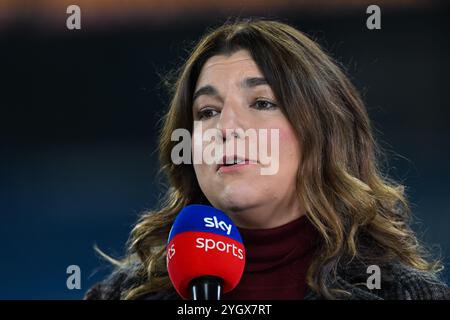 Manchester, Royaume-Uni. 08 novembre 2024. Caroline Barker présente Sky Sports sur le match de Super League féminine Barclays Manchester City Women vs Tottenham Hotspur's Women au stade Etihad, Manchester, Royaume-Uni, le 8 novembre 2024 (photo par Cody Froggatt/News images) à Manchester, Royaume-Uni, le 11/8/2024. (Photo de Cody Froggatt/News images/Sipa USA) crédit : Sipa USA/Alamy Live News Banque D'Images