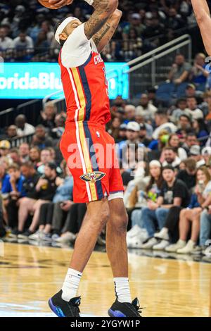 Orlando, Floride, États-Unis, 8 novembre 2024, L'attaquant des Pelicans de la Nouvelle-Orléans Brandon Ingram #14 tente de marquer au Kia Center. (Crédit photo : Marty Jean-Louis/Alamy Live News Banque D'Images