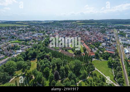 Vue sur Bad Mergentheim autour des jardins thermaux à Tauberfranken, Wuerttemberg Banque D'Images