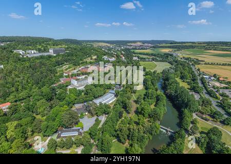 Vue sur Bad Mergentheim autour des jardins thermaux à Tauberfranken, Wuerttemberg Banque D'Images