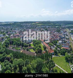 Vue sur Bad Mergentheim autour des jardins thermaux à Tauberfranken, Wuerttemberg Banque D'Images