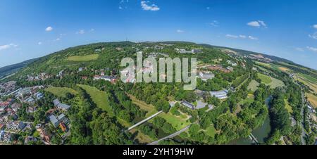 Vue sur Bad Mergentheim autour des jardins thermaux à Tauberfranken, Wuerttemberg Banque D'Images