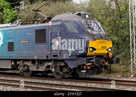 Classe 88 sur le train Tesco à Chelford Banque D'Images