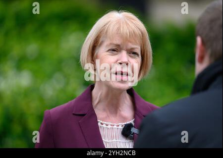 Wendy Morton députée (Con : Aldridge-Brownhills) sur College Green, Westminster, sera interviewée après le premier budget du nouveau gouvernement travailliste - 30e Octo Banque D'Images