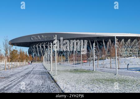 SAINT-PÉTERSBOURG, RUSSIE - 04 NOVEMBRE 2024 : au complexe sportif SKA Arena un jour ensoleillé de novembre Banque D'Images