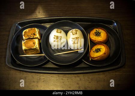 Set de pâtisseries japonaises traditionnelles de Koya Banque D'Images