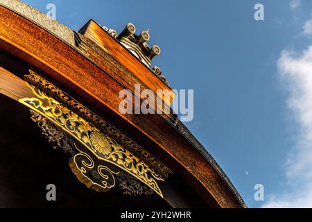 Détails ornés du toit de l'architecture japonaise Banque D'Images