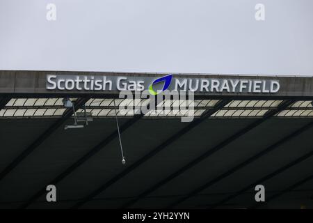 Édimbourg, Écosse. 9 novembre 2024. Une vue générale de Scottish Gas Murrayfield signe pendant la course par équipe d'Écosse au stade Murrayfield avant le match contre l'Afrique du Sud. Crédit : Connor Douglas/Alamy Live News Banque D'Images