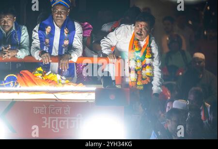 Mumbai, Inde. 08 novembre 2024. MUMBAI, INDE - 8 NOVEMBRE : rassemblement électoral du candidat du BJP Atul Bhatkhalkar à Pathan Wadi, Kandivali, le 8 novembre 2024 à Mumbai, Inde. (Photo de Satish Bate/Hindustan Times/Sipa USA) crédit : Sipa USA/Alamy Live News Banque D'Images