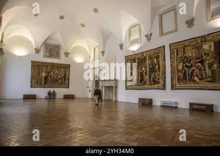 Intérieur dans Palazzo Ducale, site du patrimoine mondial de l'UNESCO Urbino, Urbino et Pesaro district, Marches, Italie, Europe Banque D'Images