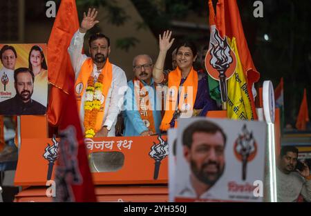 Mumbai, Inde. 08 novembre 2024. MUMBAI, INDE - 8 NOVEMBRE : rassemblement électoral du candidat Shiv Sena (UBT) Vinod Ghosalkar à Dahisar le 8 novembre 2024 à Mumbai, Inde. (Photo de Satish Bate/Hindustan Times/Sipa USA) crédit : Sipa USA/Alamy Live News Banque D'Images
