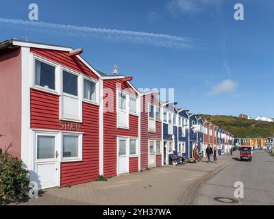 Maisons colorées classées, cabanes à homard colorées, anciennes cabanes de pêcheurs dans le port intérieur sur Hafenstrasse, Heligoland, mer du Nord, Pinneberg dis Banque D'Images