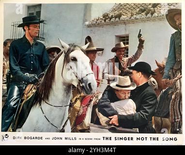 DIRK BOGARDE LESLIE FRENCH et JOHN MILLS dans LE CHANTEUR PAS LA CHANSON 1961 directeur ROY WARD BAKER The Rank Organisation Banque D'Images