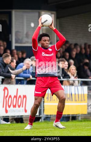 HEEMSTEDE, 09-11-2024, Sportcomplex RCH, Betnation Divisie, Dutch Tweede Divisie Football, saison 2024 / 2025. Match entre Koninklijke HFC - Quick Boys. Neville Ogidi Nwankwo, joueur de Quick Boys. Banque D'Images