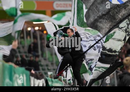 GRONINGEN, 09-11-2024, stade Euroborg, saison 2024/2025, match de football néerlandais Eredivisie entre le FC Groningen et le Sparta. Fans du FC Groningen crédit : Pro Shots/Alamy Live News Banque D'Images