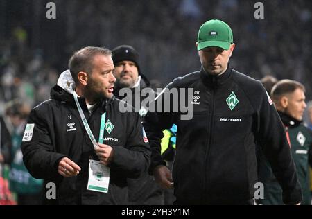 Brême, Deutschland. 09 novembre 2024. 09.11.2024, wohninvest Weserstadion, Brême, GER, 1. FBL, SV Werder Brême vs Holstein Kiel im Bild/Picture Shows Halbzeitpause. 1:0. Co-entraîneur Tom Cichon (Werder Brême) und entraîneur Ole Werner (Werder Brême) Foto © nordphoto GmbH/Kokenge LA RÉGLEMENTATION DFB INTERDIT TOUTE UTILISATION DE PHOTOGRAPHIES COMME SÉQUENCES D'IMAGES ET/OU QUASI-VIDÉO. Crédit : dpa/Alamy Live News Banque D'Images