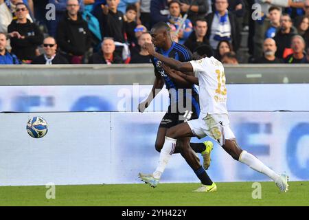 Idrissa Toure' (Pise) contrecarré par Ebenezer Ajodun Akinsanmiro (Sampdoria) pendant AC Pise vs UC Sampdoria, match de football italien Serie B à Pise, Italie, 09 novembre 2024 Banque D'Images