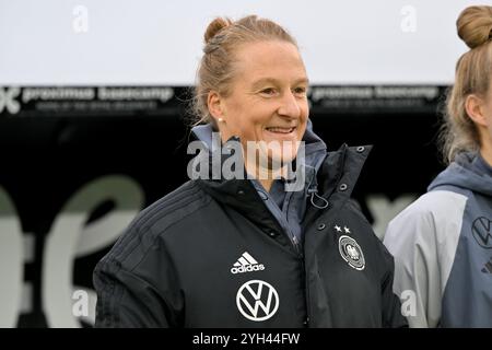 Tubize, Belgique. 09 novembre 2024. L'entraîneuse-chef allemande Melanie Behringer photographiée lors d'un match de football entre les équipes nationales féminines de moins de 17 ans d'Allemagne et de Belgique lors de la compétition féminine des moins de 17 ans de l'UEFA ronde 1 journée 3 dans le groupe A2 le samedi 9 novembre 2024 à Tubize, Belgique . Crédit : Sportpix/Alamy Live News Banque D'Images