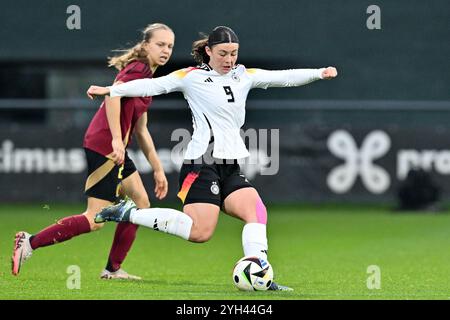 Tubize, Belgique. 09 novembre 2024. Janita Jolien Kramer (9 ans), d'Allemagne, photographiée lors d'un match de football entre les équipes nationales féminines de moins de 17 ans d'Allemagne et de Belgique lors de la compétition féminine des moins de 17 ans de l'UEFA ronde 1 journée 3 dans le groupe A2 le samedi 9 novembre 2024 à Tubize, Belgique . Crédit : Sportpix/Alamy Live News Banque D'Images