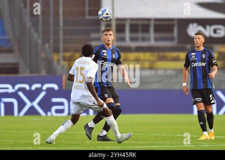 Simone Canestrelli (Pise) con Ebenezer Ajodun Akinsanmiro (Sampdoria) pendant AC Pise vs UC Sampdoria, match de football italien Serie B à Pise, Italie, 09 novembre 2024 Banque D'Images