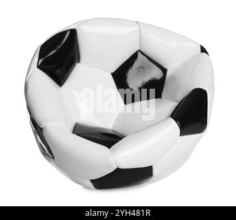 Un ballon de football dégonflé isolé sur blanc Banque D'Images