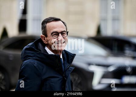 Paris, France. 06 novembre 2024. Antonin Burat/le Pictorium - sortie du Conseil des ministres du 6 novembre 2024 à l'Elysée, suivie d'un briefing du porte-parole. - 06/11/2024 - France/Paris - le ministre de l'intérieur Bruno Retailleau quitte le Conseil des ministres du 6 novembre 2024 à l'Elysée. Crédit : LE PICTORIUM/Alamy Live News Banque D'Images