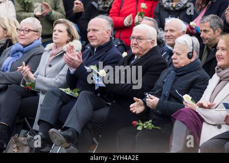 35 Jahre Mauerfall, Zentrale Gedenkveranstaltung an der Gedenkstätte Berliner Mauer, Berlin, 09.11.2024 Evelyn Zupke Bundesbeauftragte für die Opfer der SED-Diktatur, Kai Wegner Regierender Bürgermeister von Berlin, Frank-Walter Steinmeier Bundespräsident der Bundesrepublik Deutschland, Bogdan Borusewicz Mitbegründer von Solidarnosc und Lisa Paus Bundesministerin für Familie, Sen Bündnis 90 Grünen Gedenkstätte 35 jährigen Jubiläum 09.11.2024 35 Banque D'Images