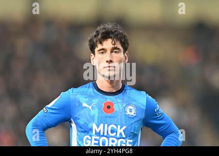 London Road, Peterborough le samedi 9 novembre 2024. Joel Randall (14 Peterborough United) lors du match de Sky Bet League 1 entre Peterborough et Cambridge United à London Road, Peterborough le samedi 9 novembre 2024. (Photo : Kevin Hodgson | mi News) crédit : MI News & Sport /Alamy Live News Banque D'Images