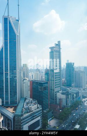 Paysage urbain de Shanghai avec la tour Jin Mao et les gratte-ciel modernes Banque D'Images