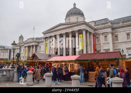 Londres, Royaume-Uni. 09 novembre 2024. Les gens visitent le marché d'hiver de cette année devant la National Gallery à Trafalgar Square. (Photo de Vuk Valcic/SOPA images/SIPA USA) crédit : SIPA USA/Alamy Live News Banque D'Images