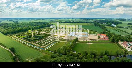 Vue aérienne du palais Rundale en Lettonie Banque D'Images