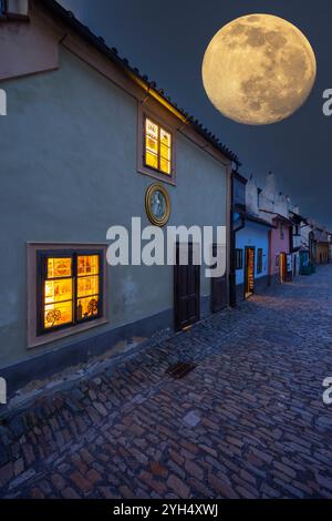 Ruelle dorée au château de Prague, longue rangée de petites maisons, Prague, République tchèque Banque D'Images