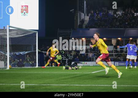 Birmingham, Royaume-Uni. 9 novembre 2024. Mitch Pinnock de Northampton Town célèbre avoir marqué le but égalisateur dans l'EFL League One Birmingham City v Northampton Town Credit : Clive Stapleton/Alamy Live News Banque D'Images