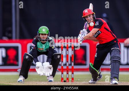 Melbourne, Australie, 9 novembre 2024. Nicole Faltum de Melbourne Renegades Bats lors du match T20 de Weber Women's Big Bash League (WBBL10) entre Melbourne Renegades Women et Melbourne Stars Women au CitiPower Centre Junction Oval le 9 novembre 2024 à Melbourne, Australie. Crédit : Santanu Banik/Speed Media/Alamy Live News Banque D'Images