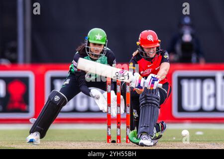 Melbourne, Australie, 9 novembre 2024. Nicole Faltum de Melbourne Renegades Bats lors du match T20 de Weber Women's Big Bash League (WBBL10) entre Melbourne Renegades Women et Melbourne Stars Women au CitiPower Centre Junction Oval le 9 novembre 2024 à Melbourne, Australie. Crédit : Santanu Banik/Speed Media/Alamy Live News Banque D'Images