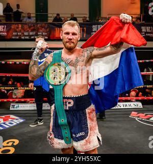 LONDRES, ROYAUME-UNI. 08 Nov 24. Luka Plantic vs Martin Bulacio - WBC International Super Middleweight Title pendant Warren Boxing Management présente Plantic vs Bulacio au York Hall le vendredi 08 novembre 2024 à LONDRES, ANGLETERRE. Crédit : Taka G Wu/Alamy Live News Banque D'Images