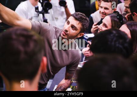 Milan, observations de célébrités - Andrea Iannone rencontre les fans à l'EICMA pour le 110ème anniversaire du salon du cycle et de la moto à Rho Fiera Milano. Sur la photo : Andrea Iannone Banque D'Images