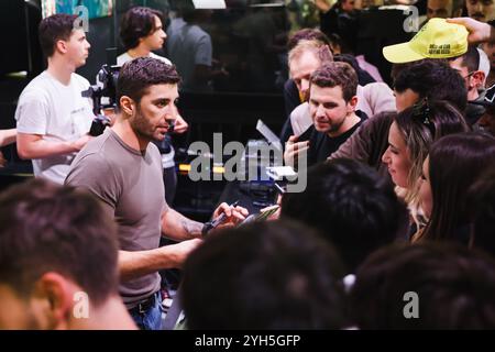 Milan, observations de célébrités - Andrea Iannone rencontre les fans à l'EICMA pour le 110ème anniversaire du salon du cycle et de la moto à Rho Fiera Milano. Sur la photo : Andrea Iannone Banque D'Images