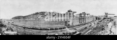 Écluses de Miraflores, montrant le mur d'approche, canal de Panama, canal de Panama en construction, photographie historique d'archives, vers 1910s Banque D'Images