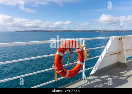 Vue de Kangaroo Island depuis le pont supérieur de Sealink Ferry, Cape Jervis, Australie méridionale, Australie Banque D'Images