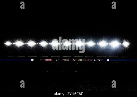 South Bend, Indiana, États-Unis. 09 novembre 2024. Une vue générale du score final sur le tableau de bord de la ligne de touche après un match de football de la NCAA entre les Florida State Seminoles et notre Dame Fighting Irish au notre Dame Stadium de South Bend, Indiana. John Mersits/CSM/Alamy Live News Banque D'Images