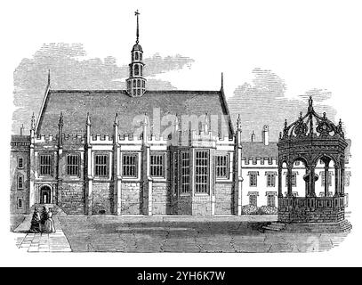 Gravure vintage de 1854 de la Grande Cour au Trinity College, Cambridge, montrant la salle à manger sur la gauche et la fontaine centrale sur la droite. Banque D'Images