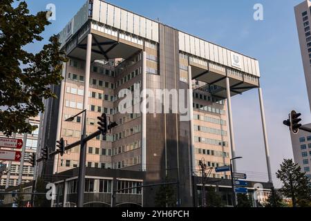 Rotterdam, pays-Bas - 10 octobre 2021 : immeuble de bureaux d'Unilever, une multinationale britannique et néerlandaise de biens de consommation dont le siège est à Londres, Banque D'Images