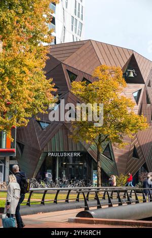 Rotterdam, NL - 10 octobre 2021 : Pauluskerk est un bâtiment d'église futuriste, conçu par l'architecte anglais Will Alsop sur Mauritsweg dans le centre Banque D'Images